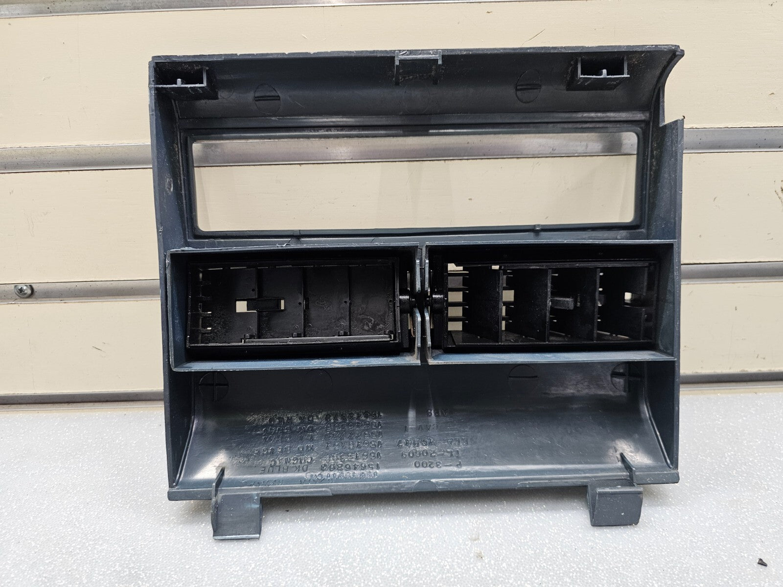 88-94 Chevy CK GMC Suburban Silverado Tahoe Blazer Center Dash Radio bezel Blue