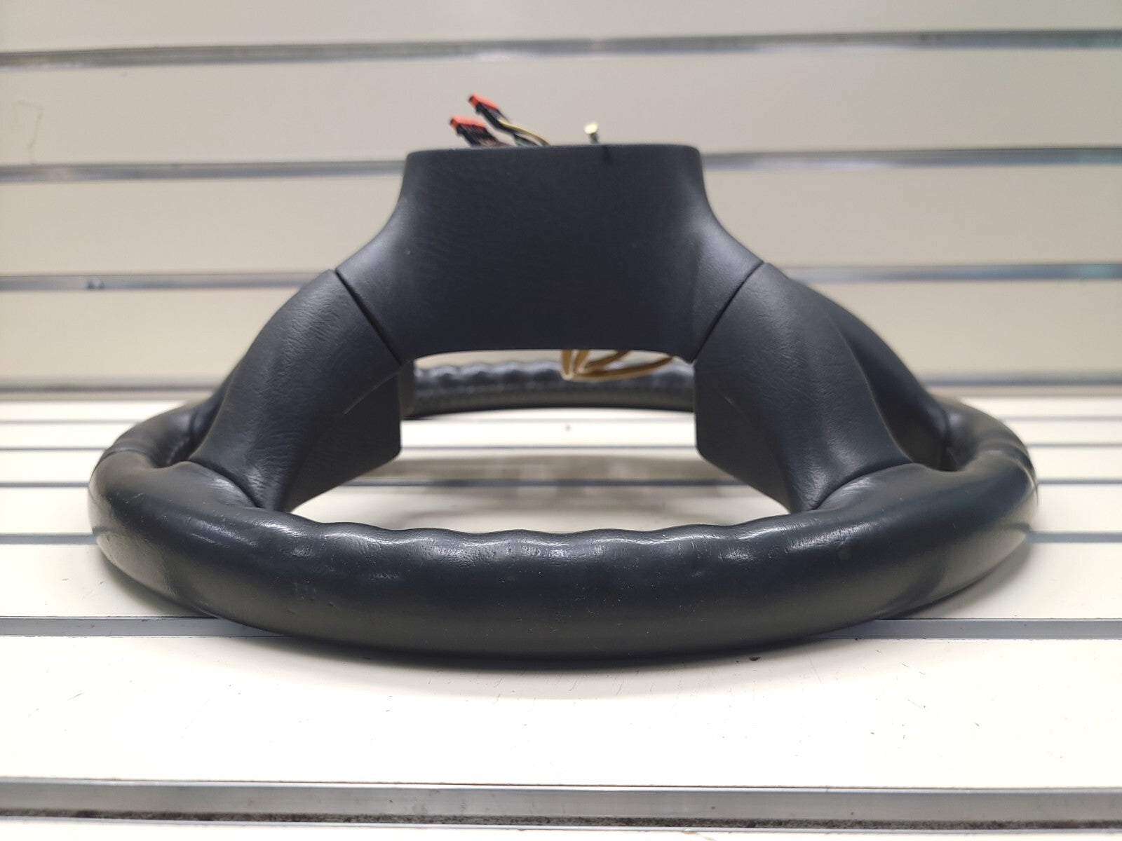 🔥03-06 SILVERADO SIERRA YUKON TAHOE SUBURBAN STEERING WHEEL LEATHER BLACK