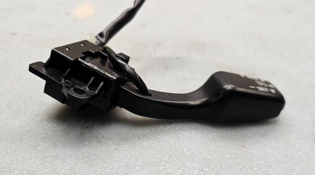 🔥03-08 Toyota Corolla Matrix Vibe Steering Wheel Cruise control Switch Assembly