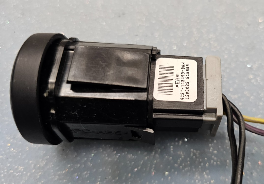 🔥08-14 Ford E150/250/350 Van Dash TCS OFF Traction Control Button Switch Black