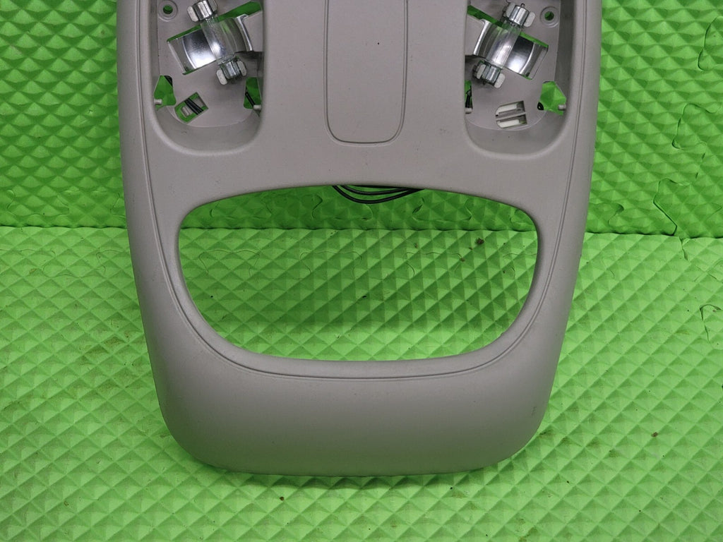 🔥2002-2005 Dodge Ram 1500 OverHead Console Map Dome TAN
