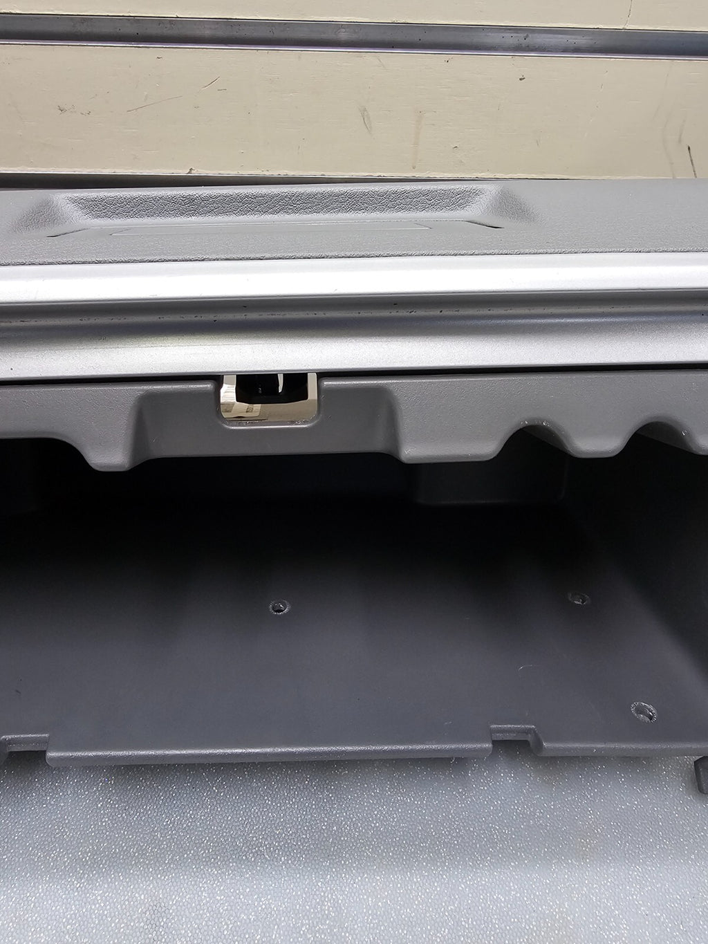 🔥08-10 Chrysler Town Country Upper Glove Box Dash Storage Compartmen Gray OEM