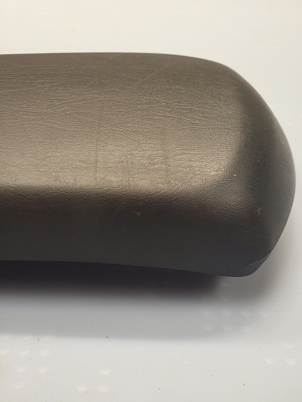 🔥04-07 Chevrolet Malibu Center Console Arm Rest Lid Door Cover OEM Pad Black