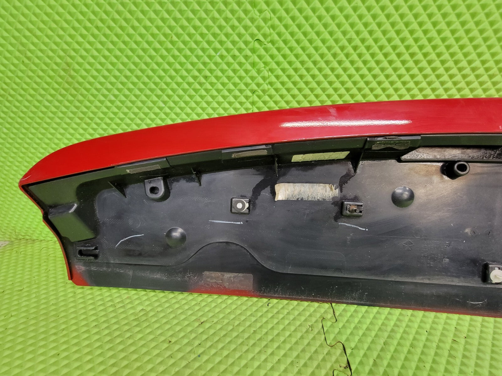 🔥11-20 Dodge Grand Caravan Rear Upper Hatch Spoiler Wing Mount Break Light Red