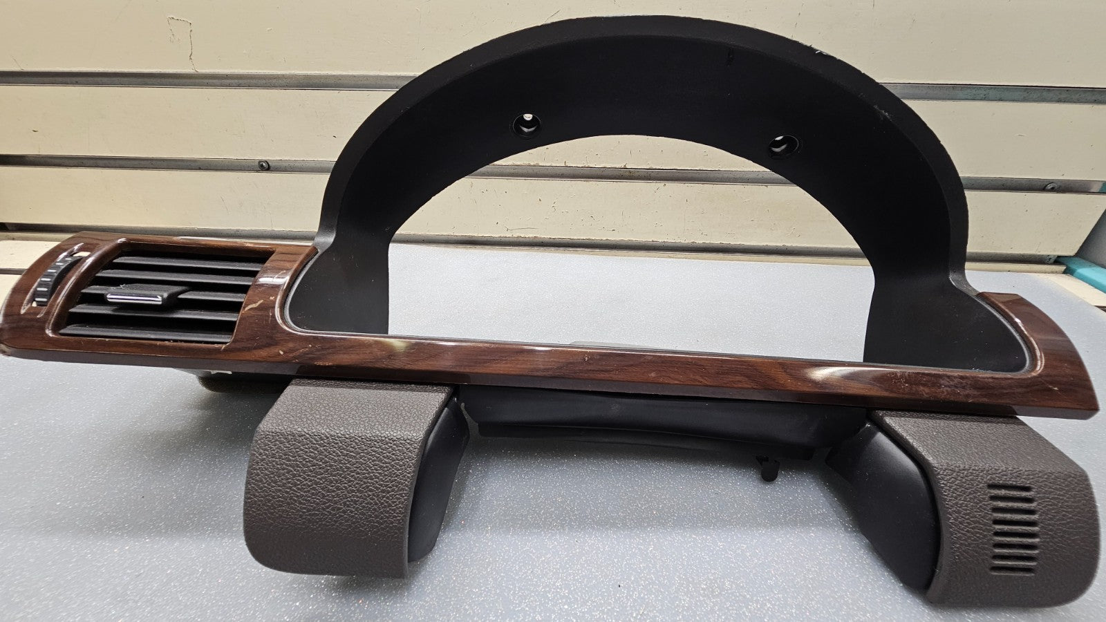 🔥05-07 Montego Five Hundred Speedometer Instrument Cluster Dash Trim Bezel Wood
