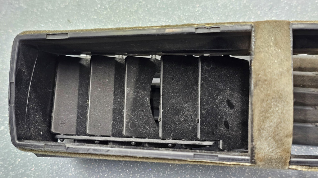 🔥05-07 Toyota Sienna Dash Air Vent Center Middle AC Heater Conditioning black
