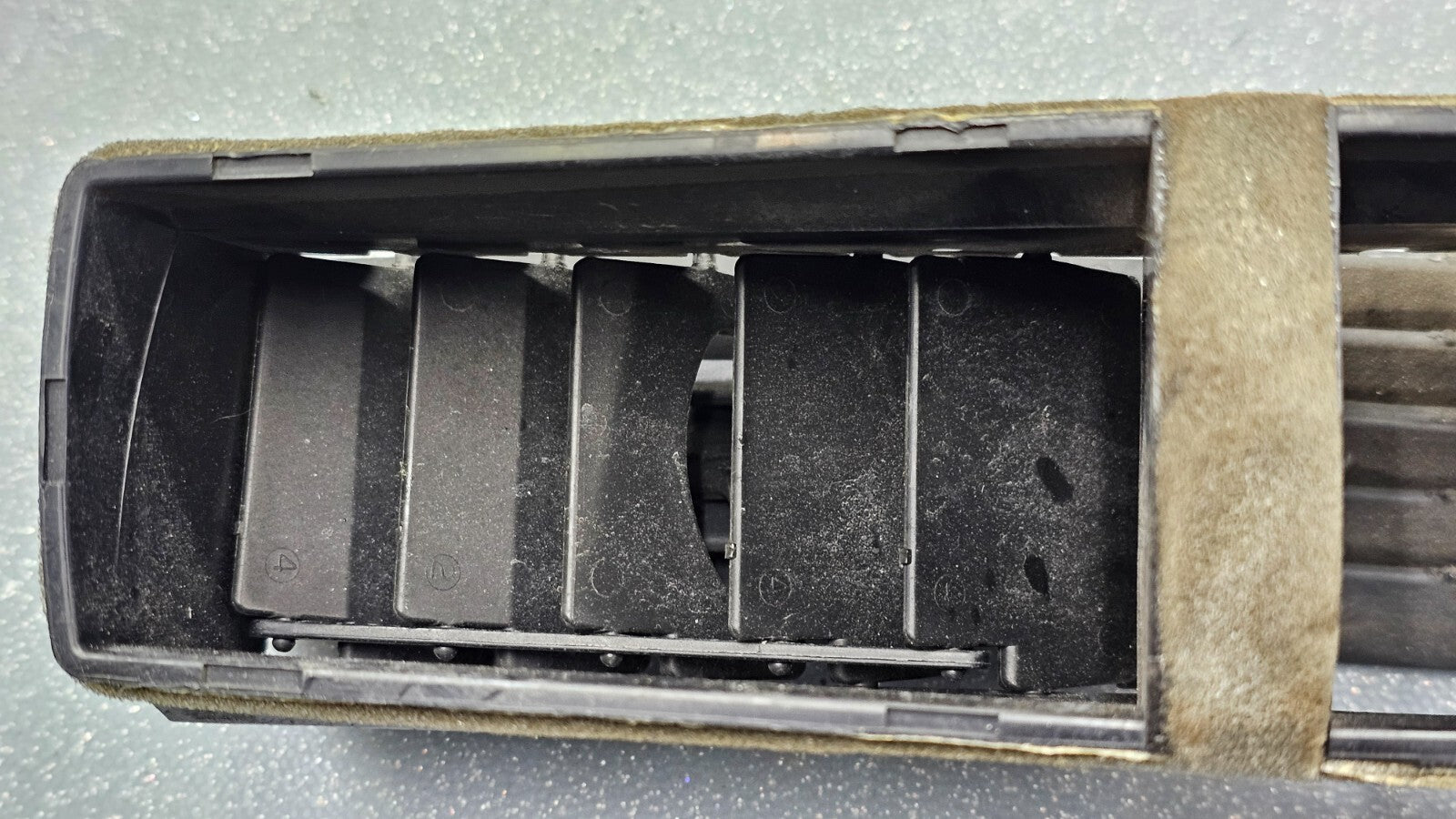 🔥05-07 Toyota Sienna Dash Air Vent Center Middle AC Heater Conditioning black
