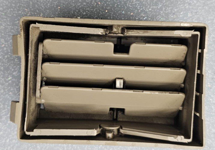 🔥95-99 SILVERADO SUBURBAN TAHOE TRUCK DASH RIGHT PASSENGER AIR VENT HEATER TAN