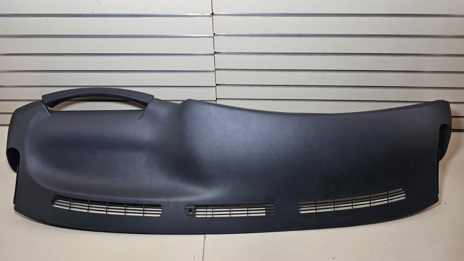 🔥99-06 SILVERADO SIERRA TAHOE Upper Cap Cover Top Dashboard Pad GRAPHITE DP1