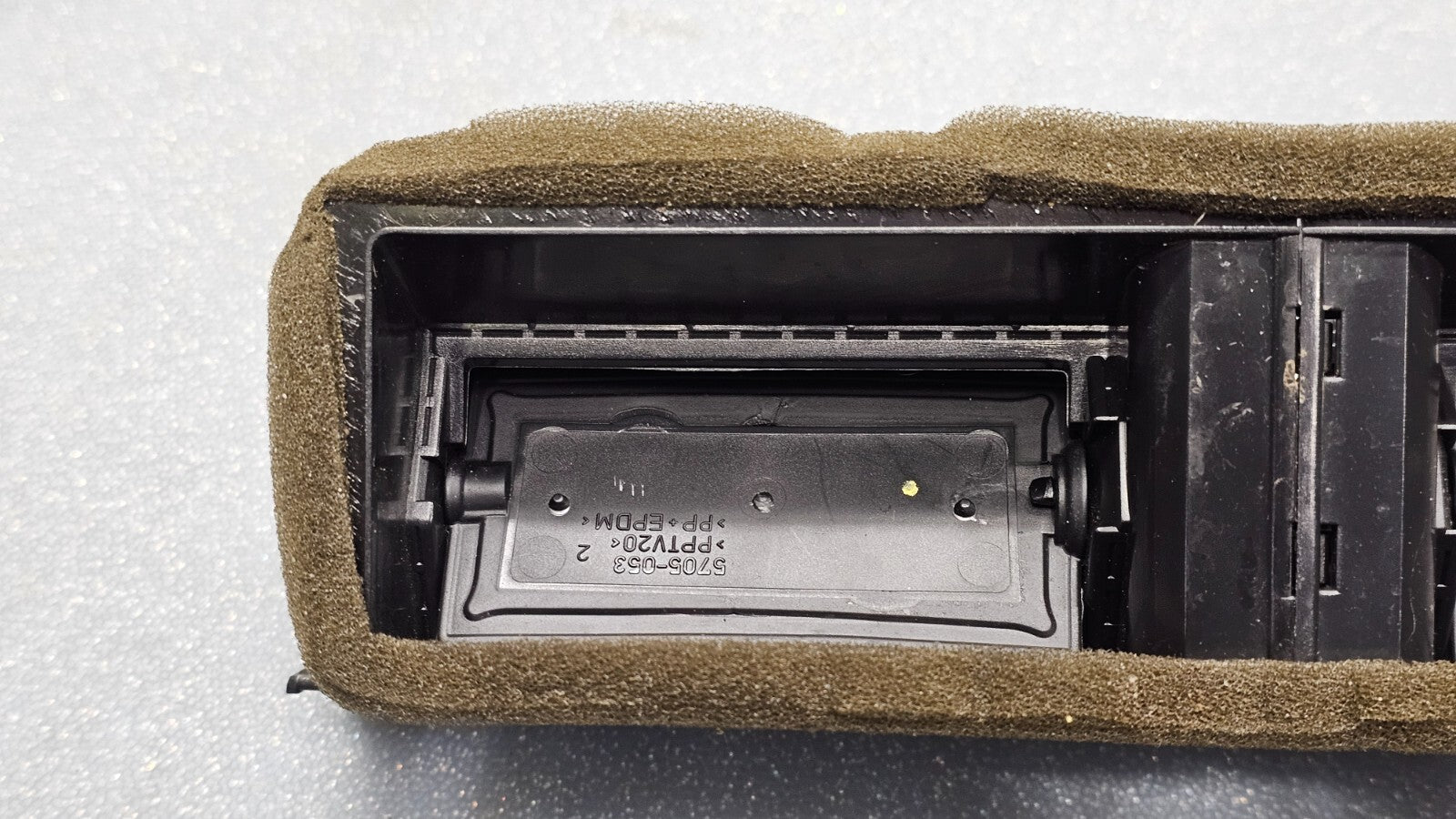 🔥06-10 VW Passat Dash Front Center Air Vent Heater Conditioning Trim Black