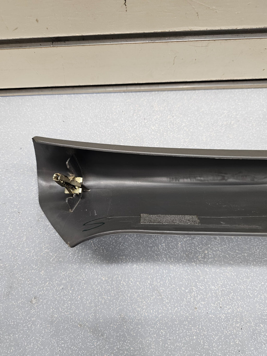 99-06 SILVERADO SIERRA Roof Molding A PILLAR Trim LEFT Driver Speak DARKGRAY p3