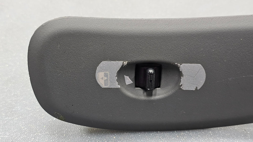 🔥01-07 Caravan Town Country Front Right Passenger Window Door Lock Switch Gray