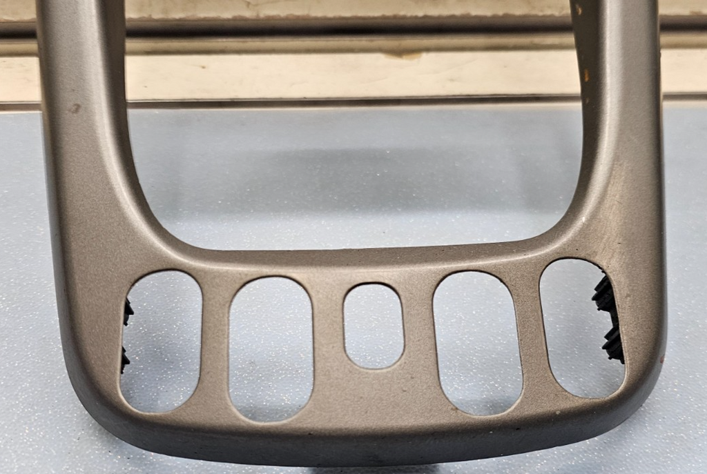 🔥05-06 Chevy Equinox Center Dash Radio Climate Control Bezel Trim Panel Silver