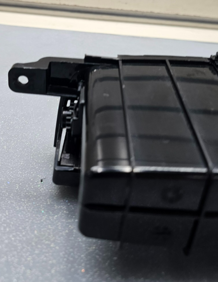 🔥06-12 Kia Sedona Dash Storage Compartment Box Black