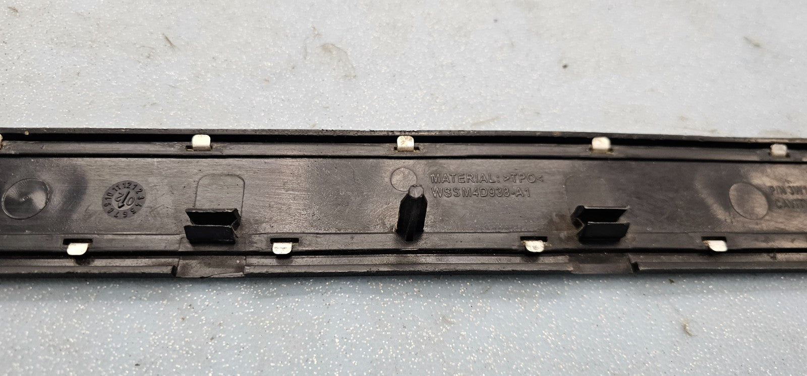 🔥2003-2011 Lincoln Town Car OEM Genuine Interior Trim Door Sill Plate