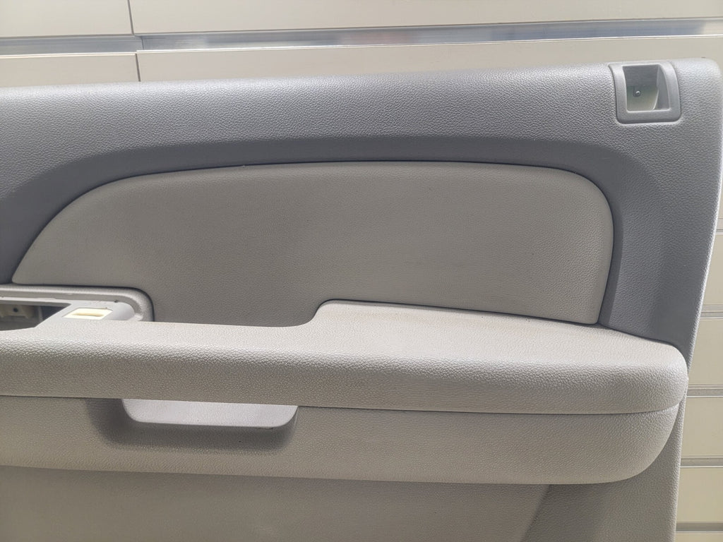 07-09 Chevy Tahoe Suburban Yukon Front Door Trim Panel Right PASSENGER Gray D15