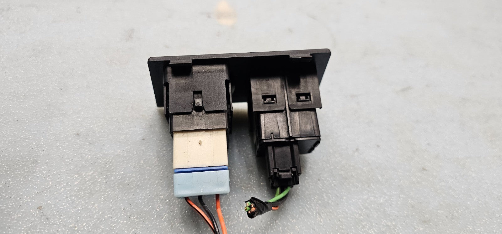 🔥04-07 Dodge Durango Pedal Adjust Dashboard Switch Outlet OEM