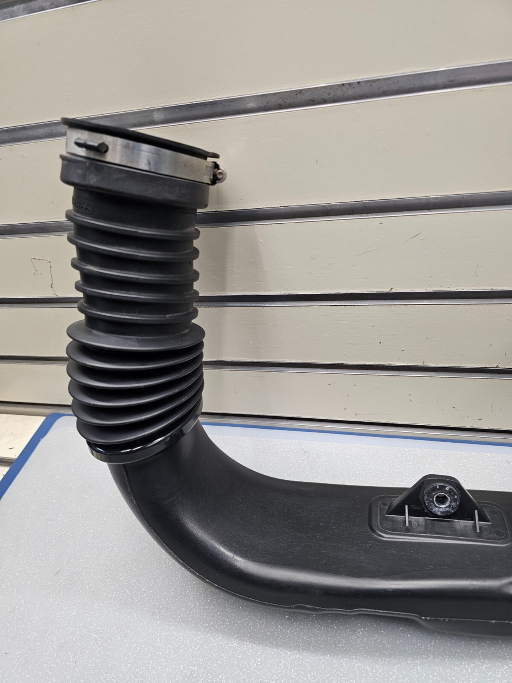 13-16 Dodge Dart 2.4L Engine Air Intake Cleaner Hose Mopar Duct Assembly OEM