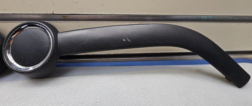 05-10 SCION TC RIGHT LEFT FRONT DOOR PANEL PULL HANDLE Grip COVER TRIM CAP BLACK