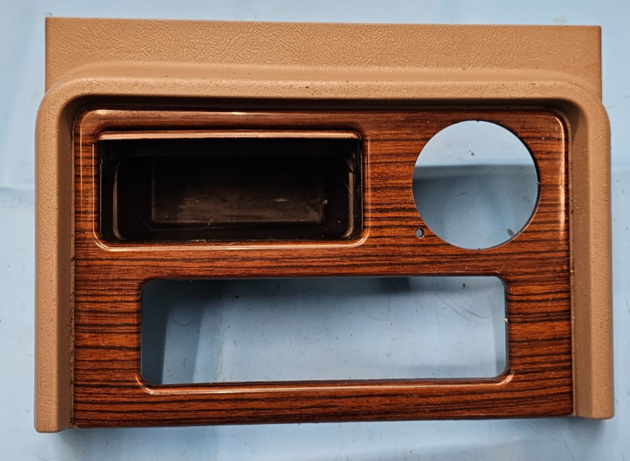 🔥03-06 Escalade Dash AM FM Radio Bezel Trim Instrument Panel Assembly Wood/Tan