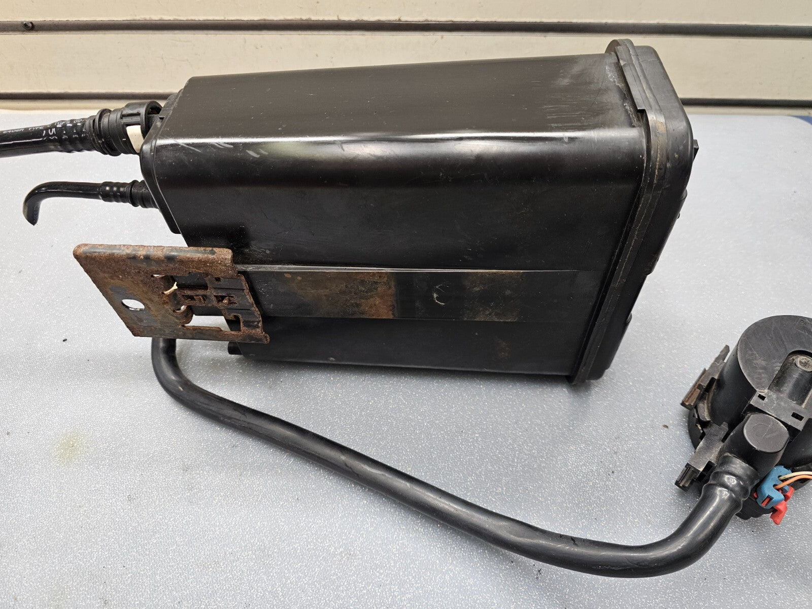 🔥04-12 GMC CANYON COLORADO FUEL VAPOR CHARCOAL EVAP EMMISION CANISTER ASSEMBLY