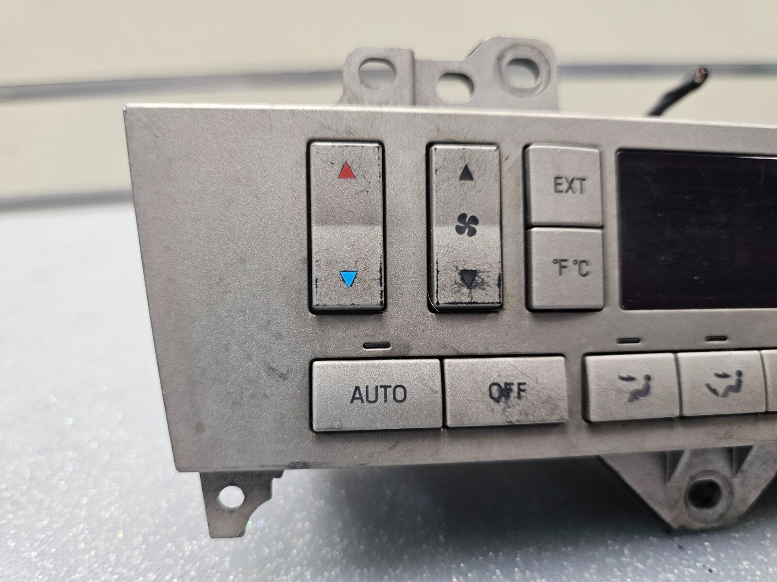 03-05 Lincoln Aviator Dash A/C Heater Climate Temperature Control Unit Panel OEM