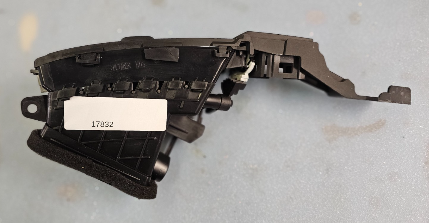 🔥13-19 CADILLAC ATS CENTER RIGHT PASSENGER SIDE AC AIR VENT GRILLE OEM BLACK