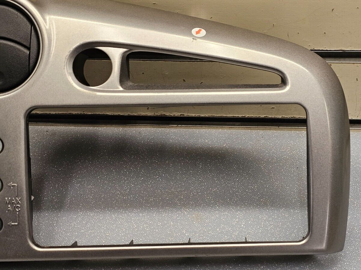 🔥03-08 Toyota MATRIX Pontiac VIBE Center Dash Radio Bezel Trim Panel SILVER B26