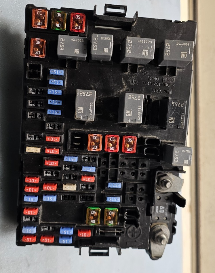 🔥07-09 Equinox Torrent Engine Fuse Relay Box Control Junction Module TIPM Unit
