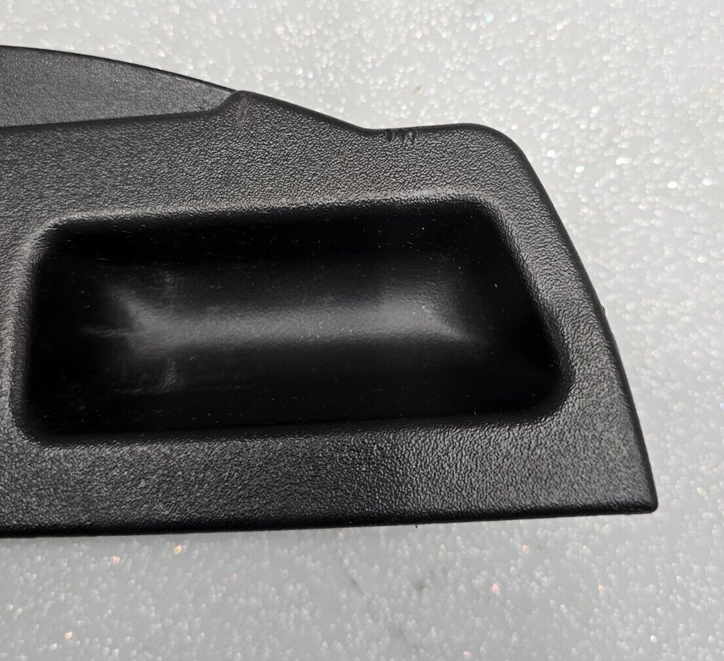 95-06 Silverado Sierra C/K 1500 2500 Center Console Jump Seat Lid Latch Assembly