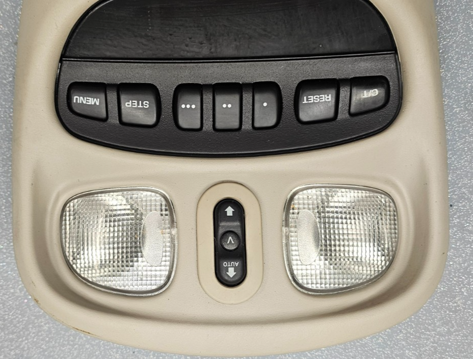05-07 Jeep Liberty KJ Overhead Console Interior Dome Map Light Lamp Assembly Tan