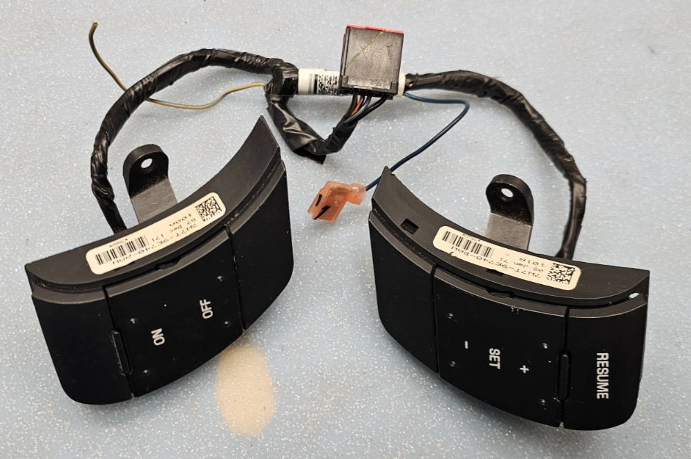 🔥05-11 CROWN VICTORIA GRAND MARQUIS STEERING COLUMN WHEEL CRUISE SWITCH OEM