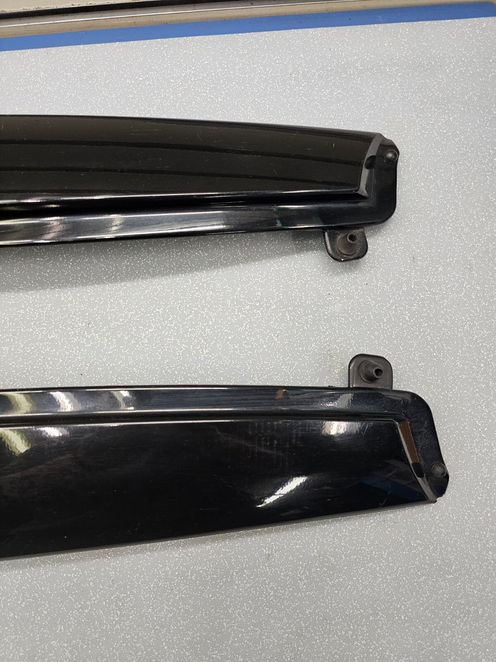 🔥2002-2009 Chevrolet TRAILBLAZER Rear Lift Gate Pillar Trim Molding BLACK SET 2