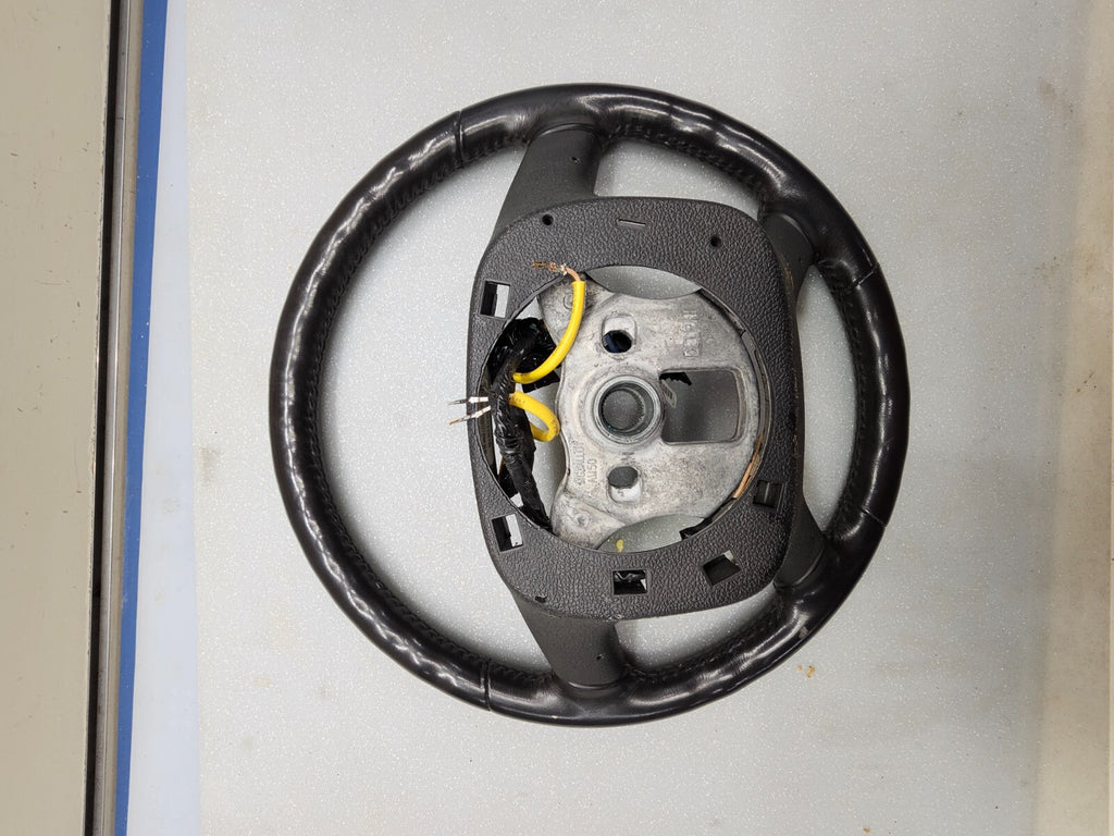 🔥2007-2014 Chevrolet Silverado Sierra Tahoe Yukon Leather Steering Wheel Black