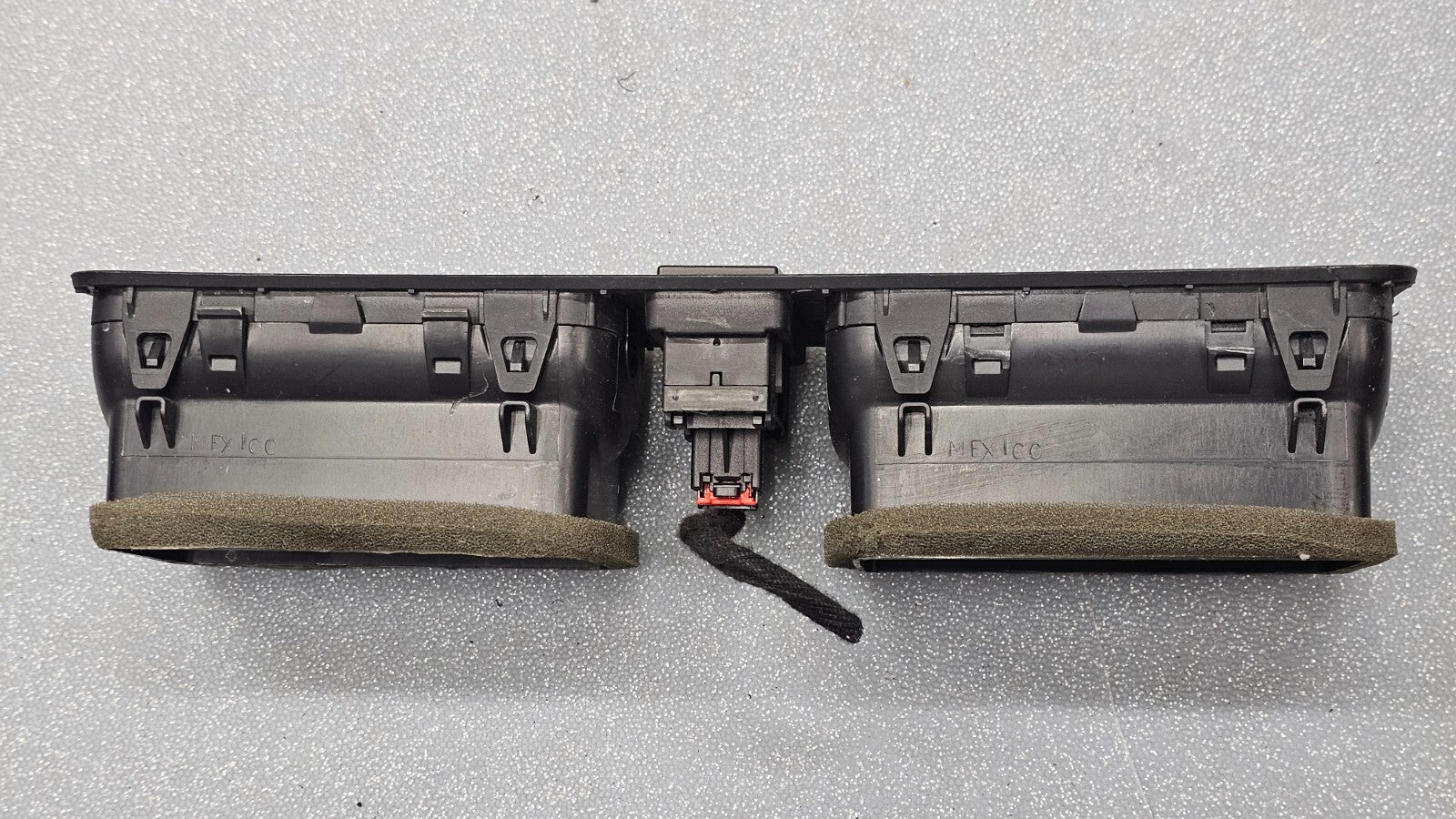 🔥 05-07 Ford Focus Dash Center Air Vent Heater Conditioning Black