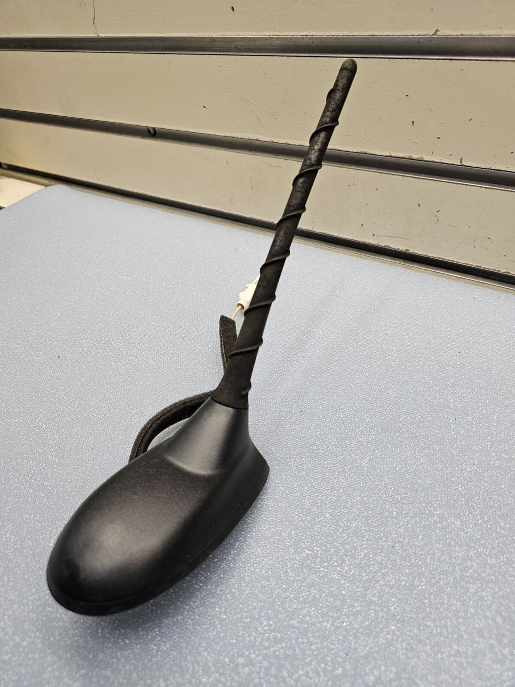 🔥2011-2018 DODGE JOURNEY DART REAR ROOF TOP RADIO ANTENNA MOUNT ASSEMBLY OEM