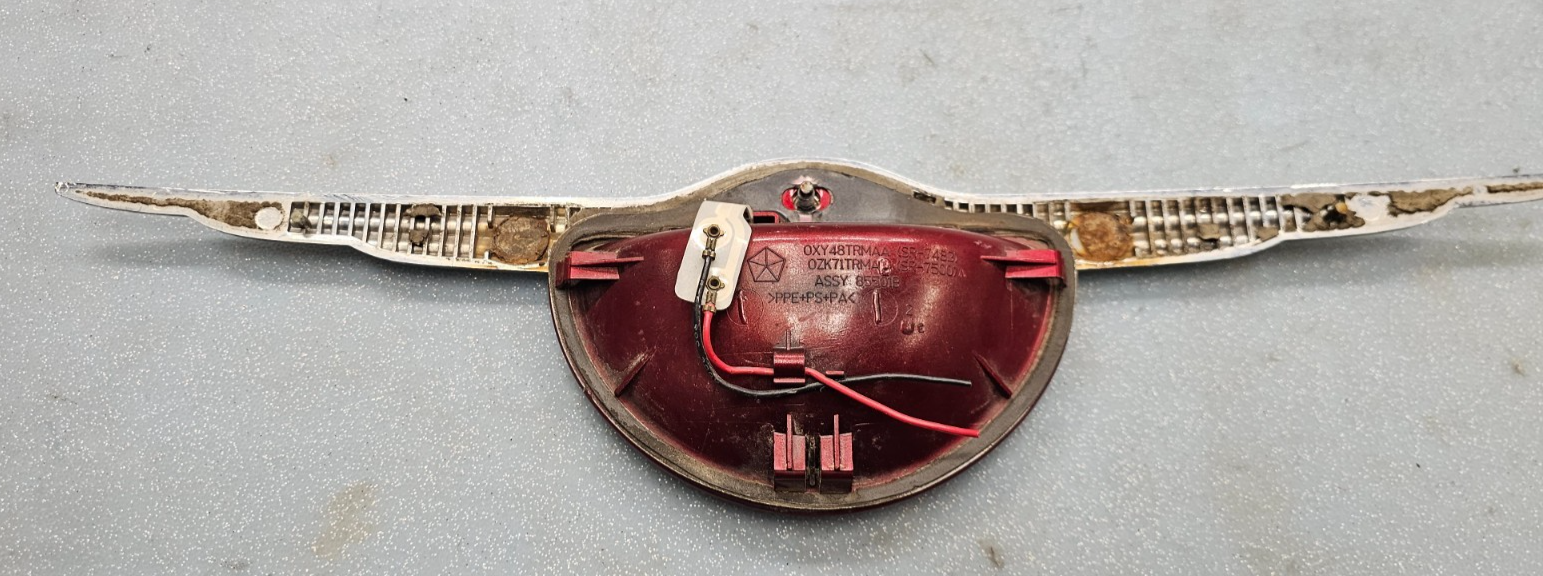 🔥 06-10 PT Cruiser Electric Hatch Liftgate Trunk Release Handle Emblem RED