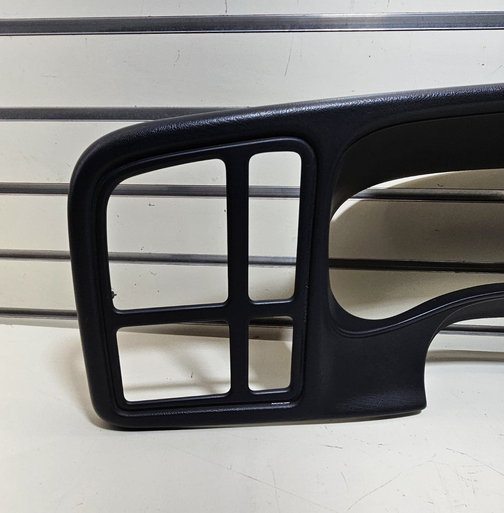 03-06 CHEVY GMC INSTRUMENT Cluster Speedo Dash Trim PANEL Radio Bezel DK GRAY C5