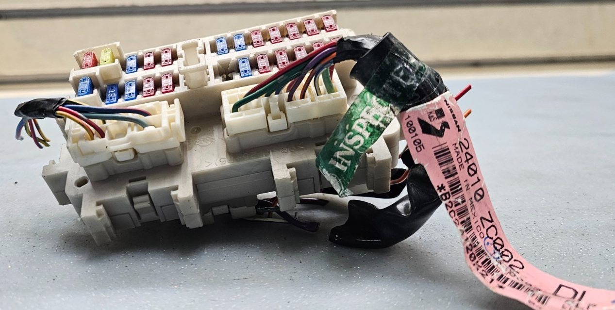 🔥04-11 Armada Titan Infiniti QX56 Interior Cabin Fuse Box Relay Junction BCM