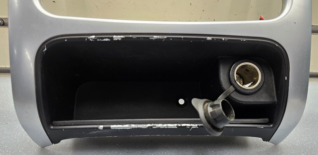 🔥02-07 Liberty KJ Dash FM Radio Climate Display Stereo Bezel Trim Panel Silver