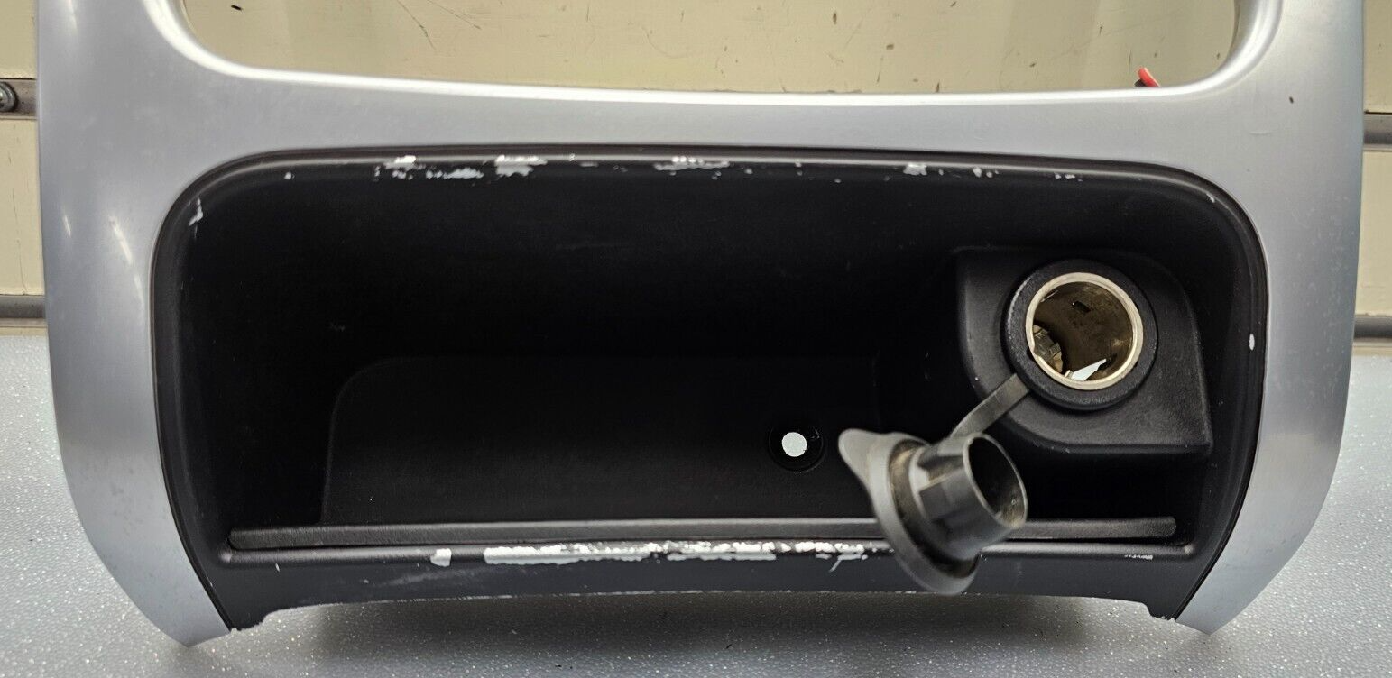 🔥02-07 Liberty KJ Dash FM Radio Climate Display Stereo Bezel Trim Panel Silver