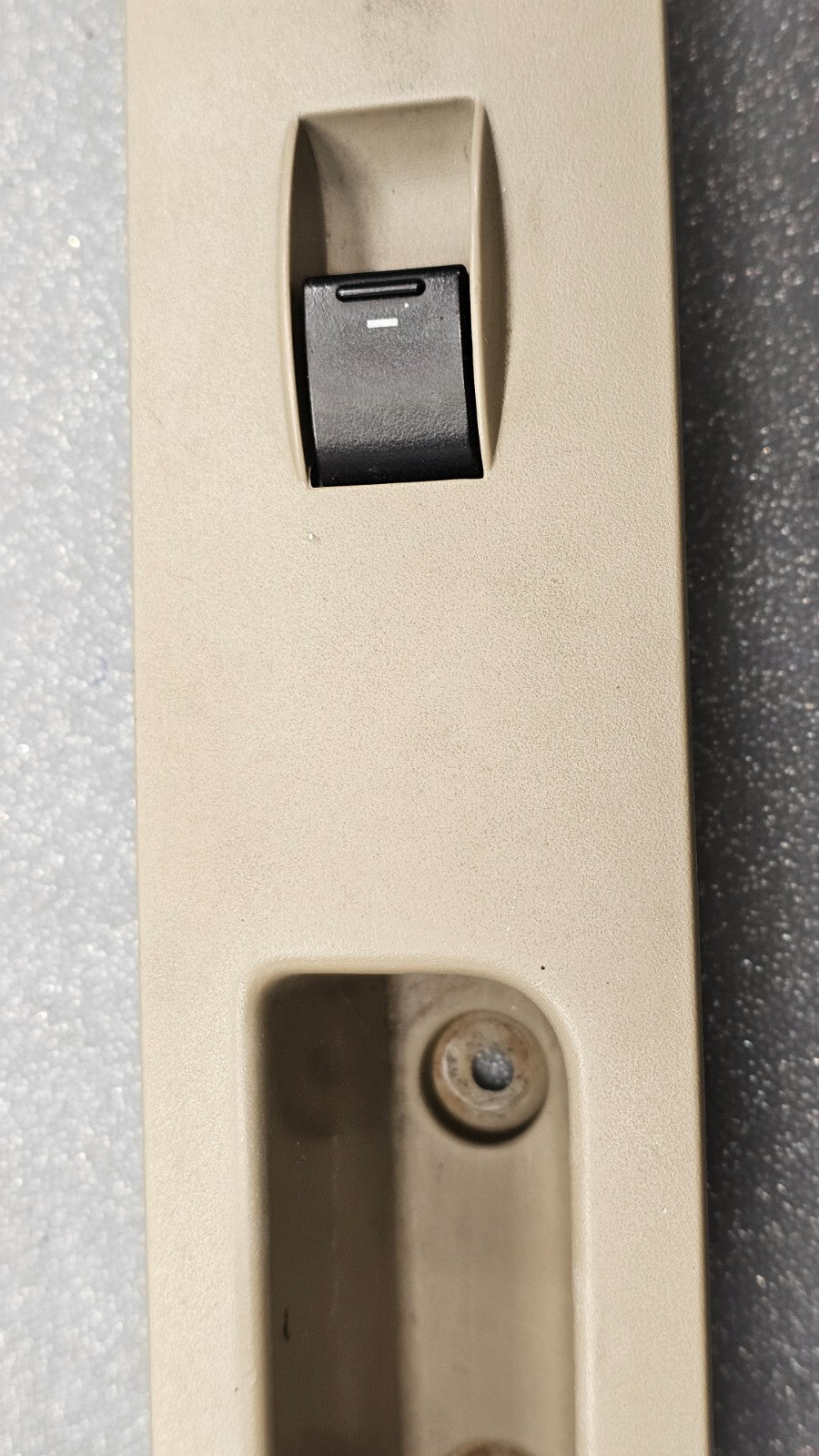 🔥05-07 Five hundred Montego Right Passenger Power Window Switch Tan