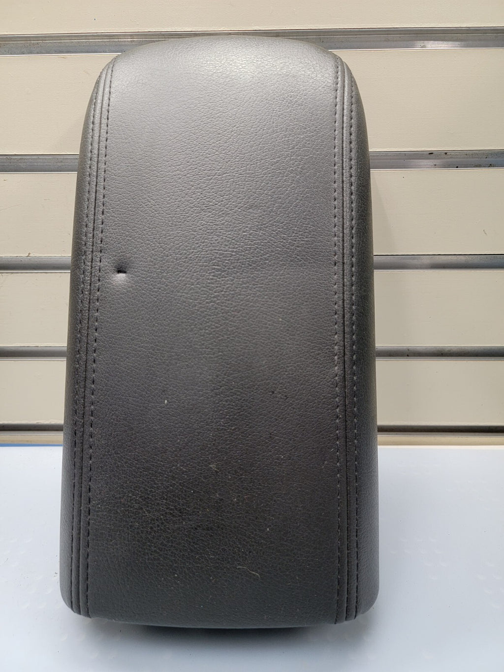 🔥02-09 Chevy Trailblazer GMC ENVOY Center Console Armrest Lid LEATHER BLACK def