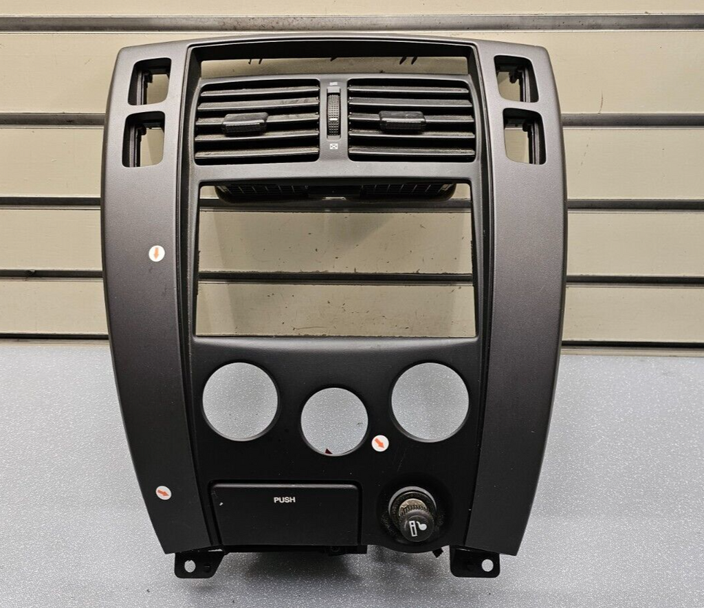 🔥06-09 Tucson Dash FM Radio Audio Stereo Display Climate Trim Panel Bezel Black
