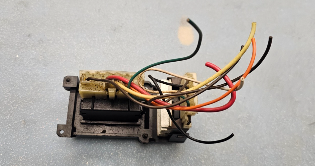 🔥88-94 Blazer C1500 K1500 YUKON  Interior Lamp Switch GRAY