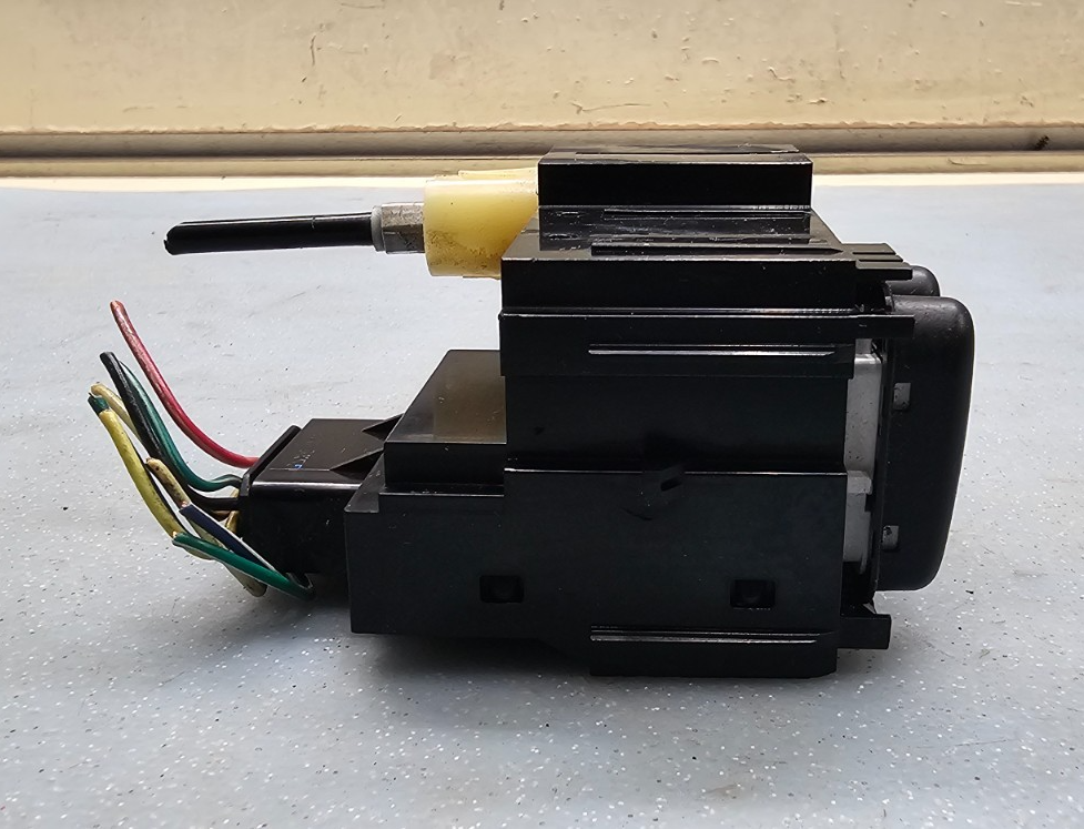 🔥2003–2008 Pontiac Vibe OEM Dash Bezel w/ A/C Hazard Defrost Switches BLACK