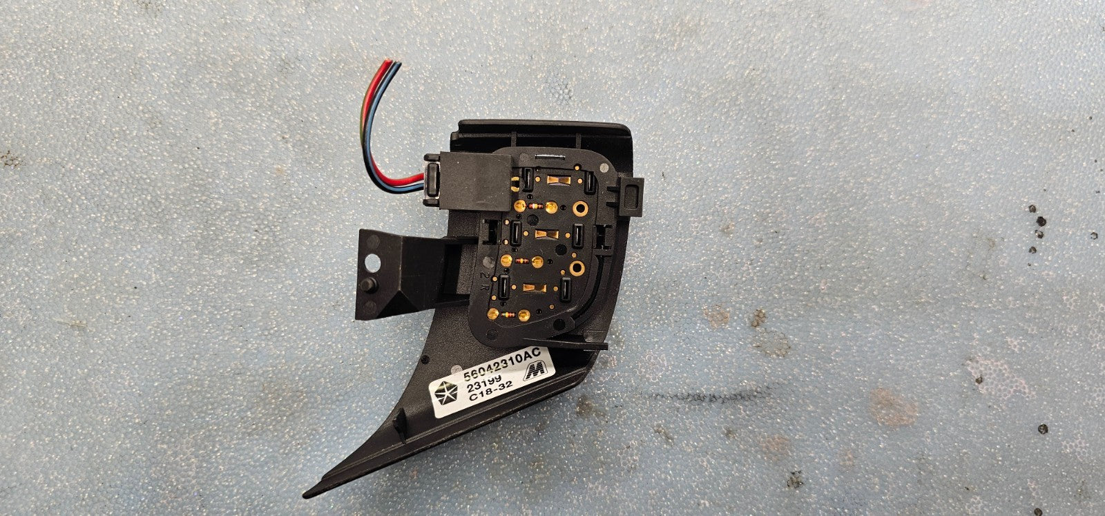 🔥99-04 JEEP GRAND CHEROKEE CRUISE RIGHT STEERING WHEEL CONTROL PUSH BUTTON