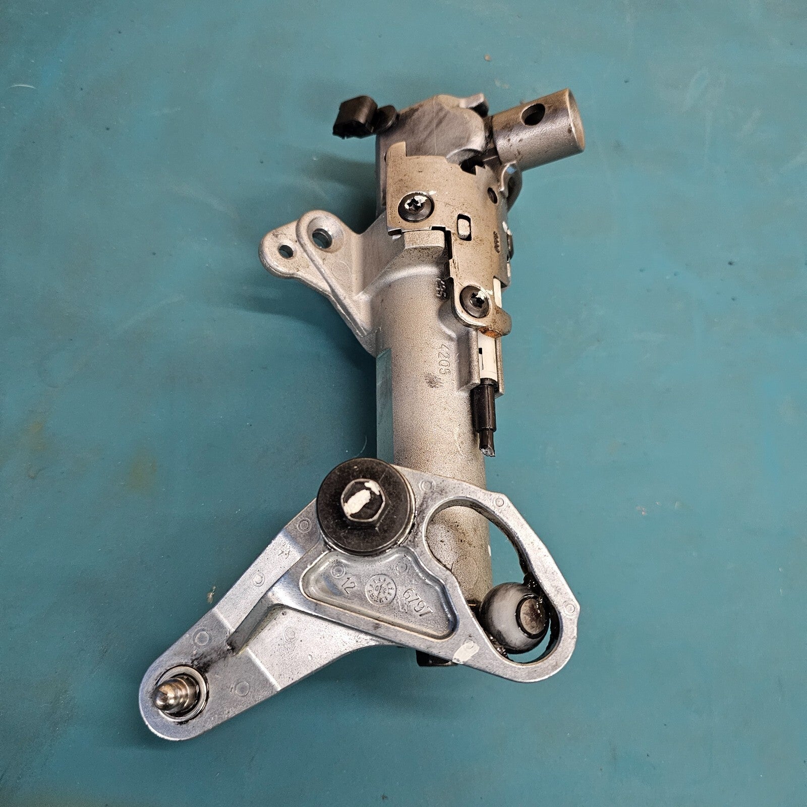 99-06 SILVERADO SIERRA TAHOE YUKON AUTOMATIC GEAR SHIFTER LEVER HANDLE ASSEMBLY