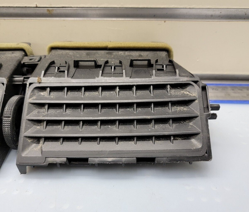 🔥2010-2012 Nissan Versa Dash Panel A/C Center Upper Air Vent Grilles OEM