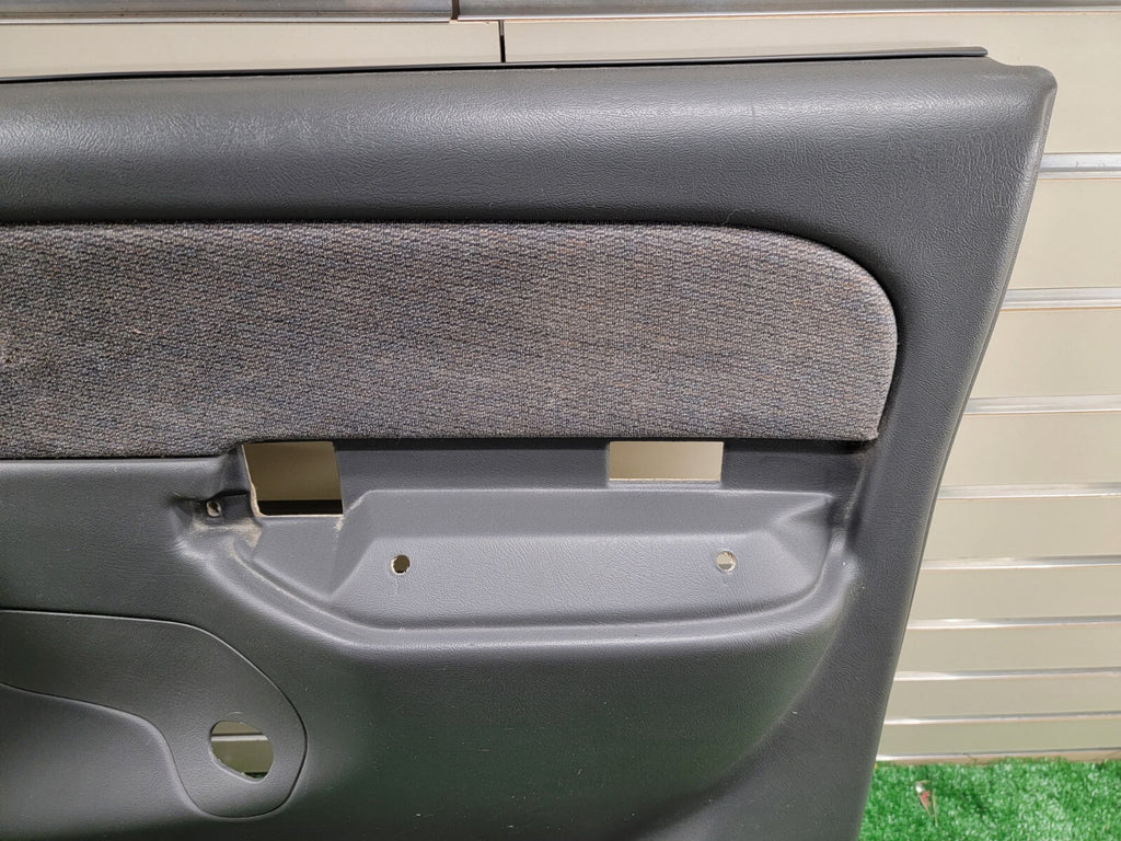 🔥03-06 Chevy Silverado SIERRA Door Panel Front Right passenger DARK GRAY D5
